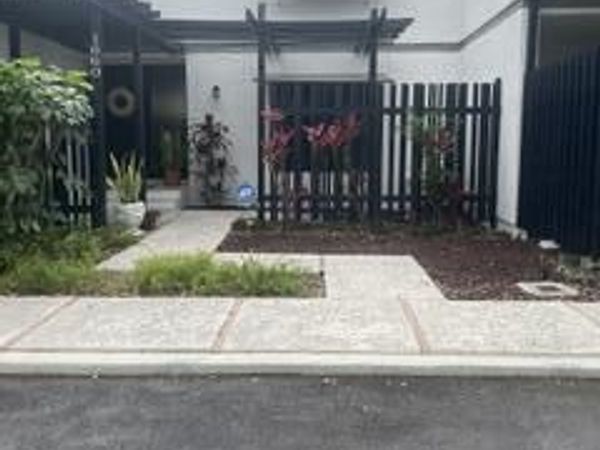 1660 W Golfview Drive, Pembroke Pines, FL 33026