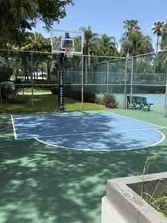 1660 W Golfview Drive, Pembroke Pines, FL 33026 Photo