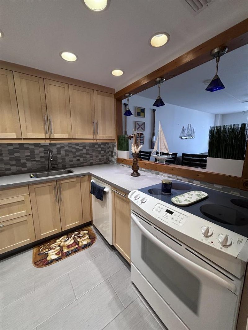 336 N Birch Road, Unit 8d, Fort Lauderdale, FL 33304 Photo