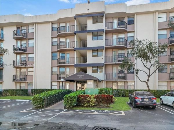 2701 Riverside Drive, Unit Apt 516, Coral Springs, FL 33065
