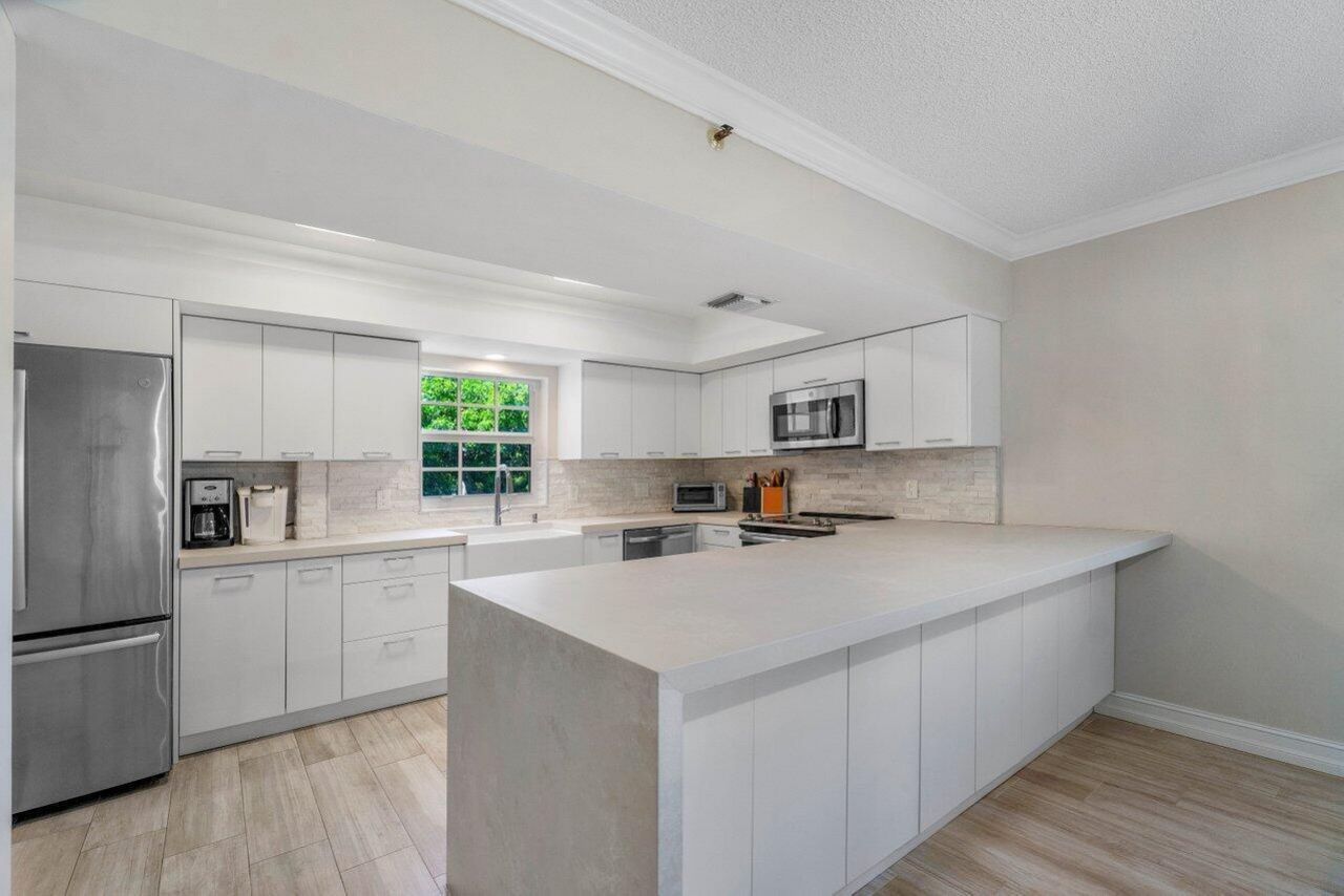 950 De Soto Road, Unit 2b, Boca Raton, FL 33432 Photo