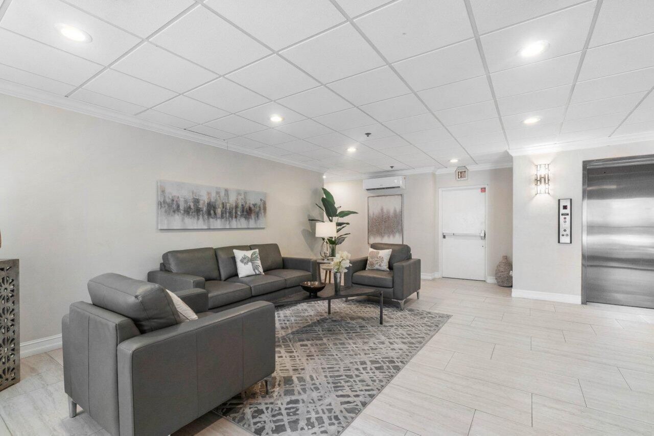 950 De Soto Road, Unit 2b, Boca Raton, FL 33432 Photo