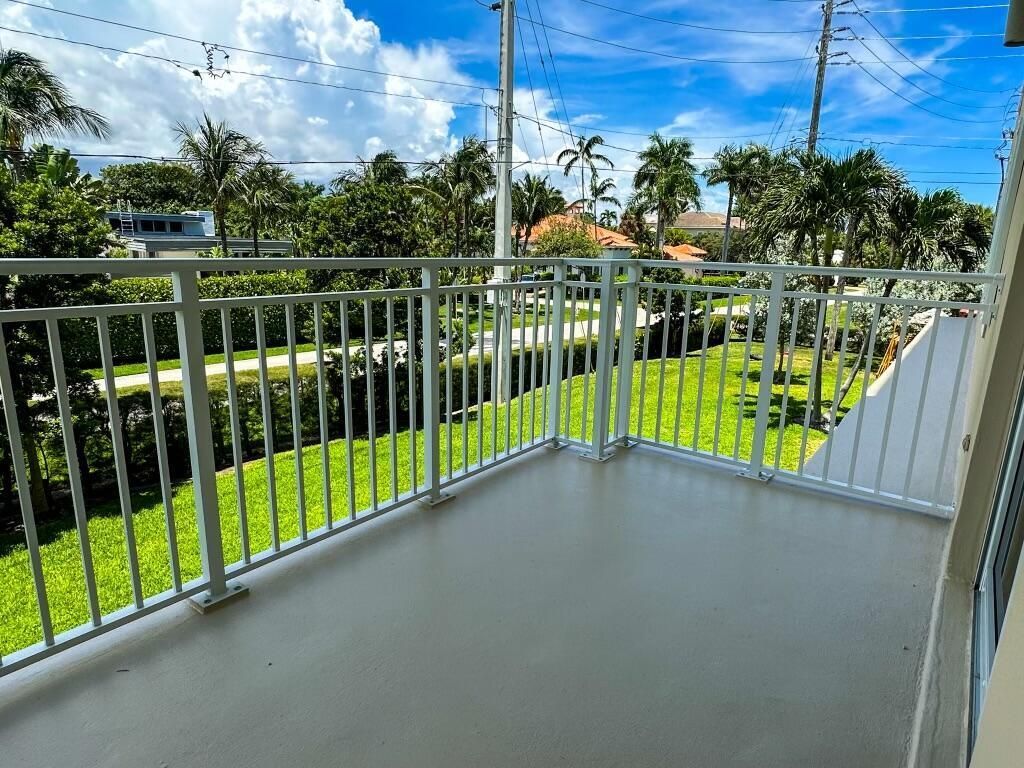 950 De Soto Road, Unit 2b, Boca Raton, FL 33432 Photo