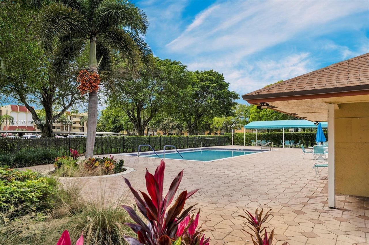 23380 Carolwood Lane, Unit 202, Boca Raton, FL 33428 Photo