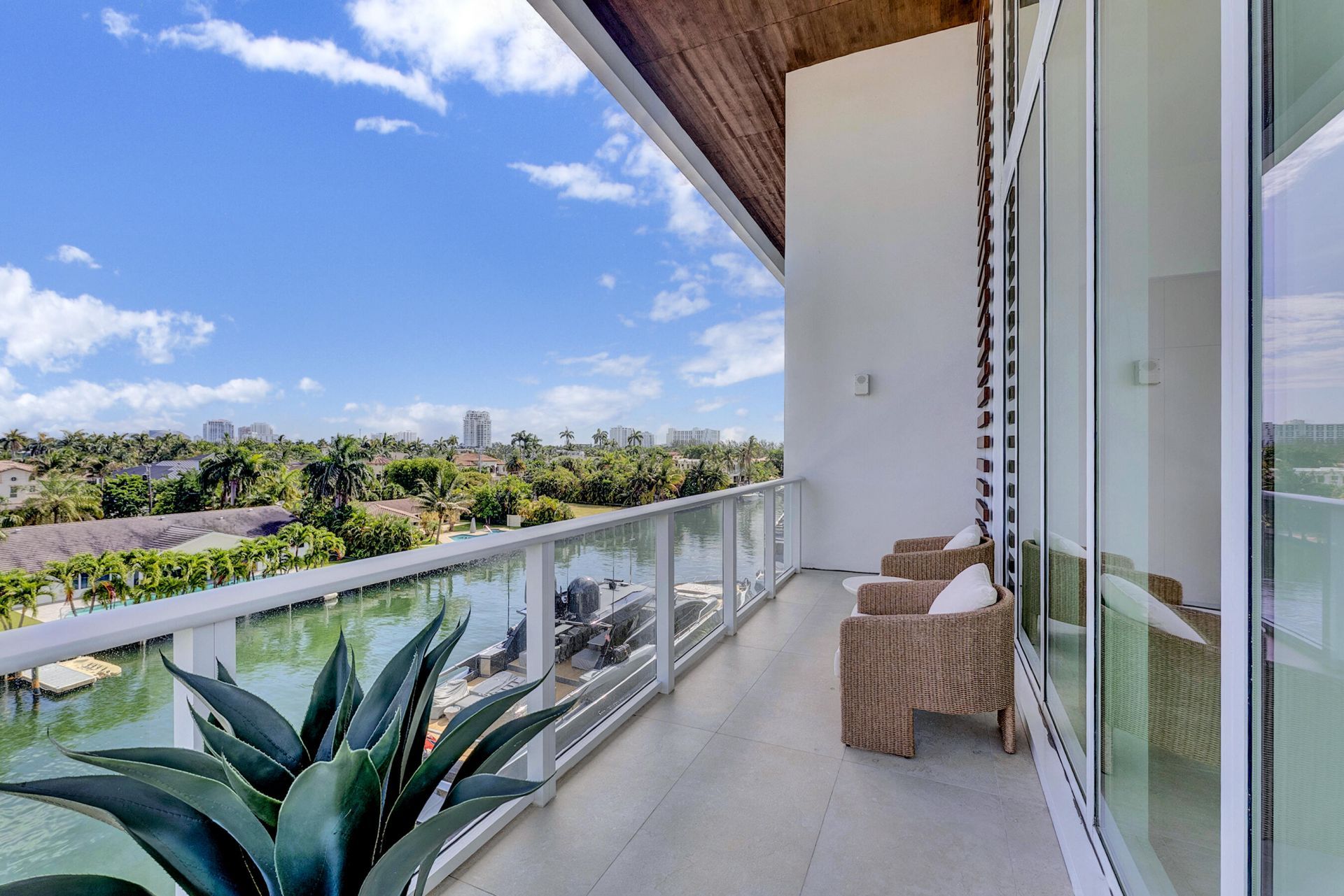 2321 SE 17th Street, Unit 401, Fort Lauderdale, FL 33316 Photo