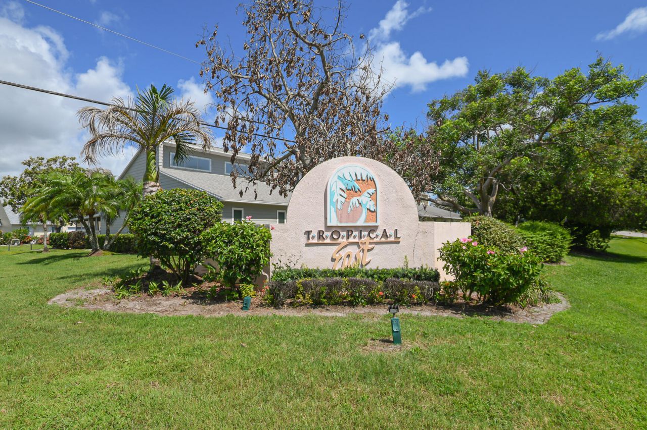 2640 SE Tropical East Circle, Port Saint Lucie, FL 34952 Photo
