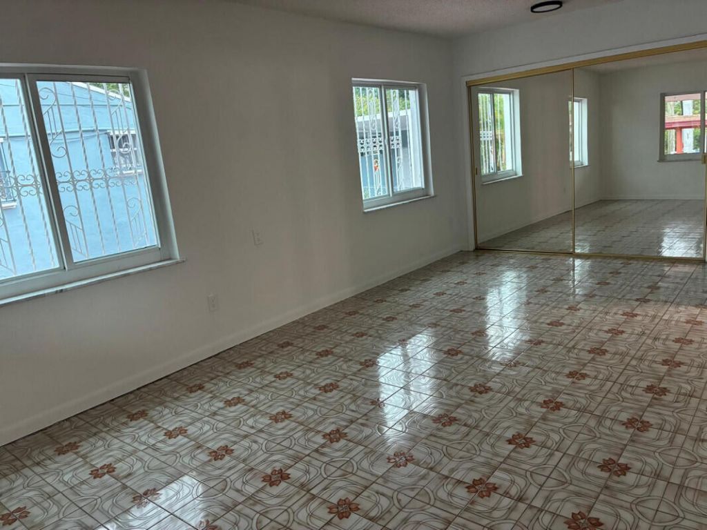2828 SW 2nd Street, Miami, FL 33135 Photo