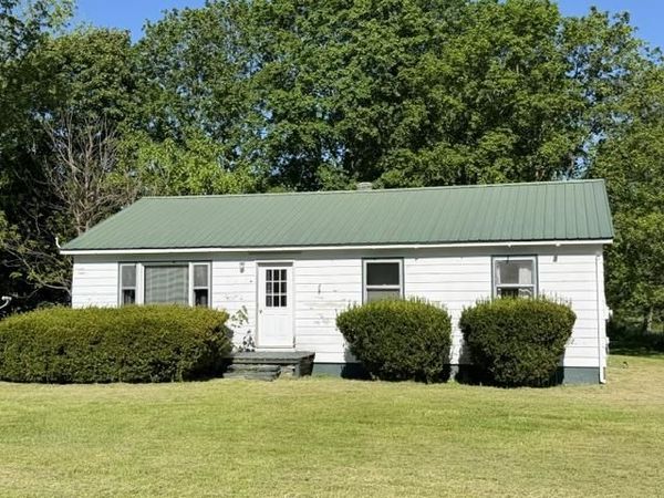 141 Roberts Avenue, Poultney, VT 05764