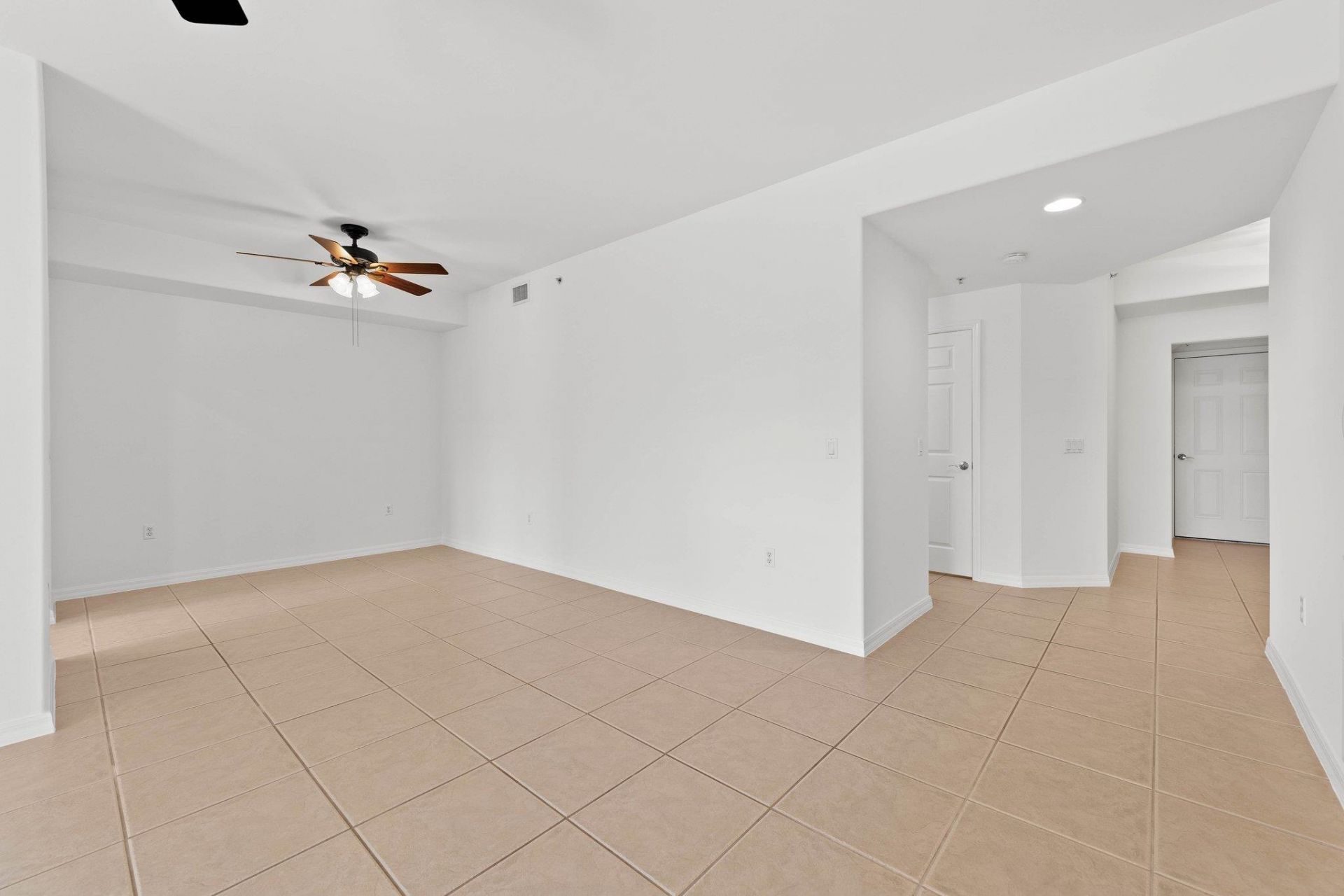11661 Navarro Way, Unit 1704, Fort Myers, FL 33908 Photo