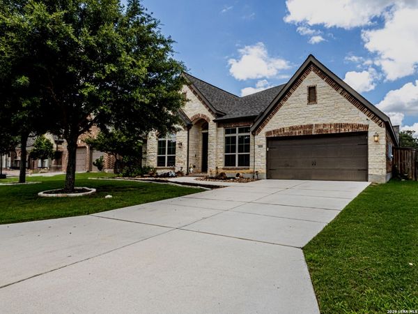 2620 MALBOONA MEWS DR, New Braunfels, TX 78132