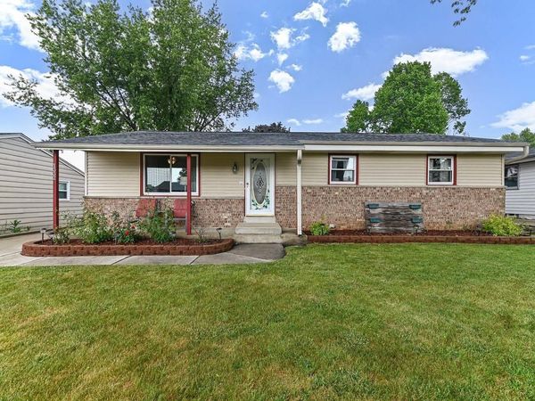 1332 Lakeview AVENUE, South Milwaukee, WI 53172