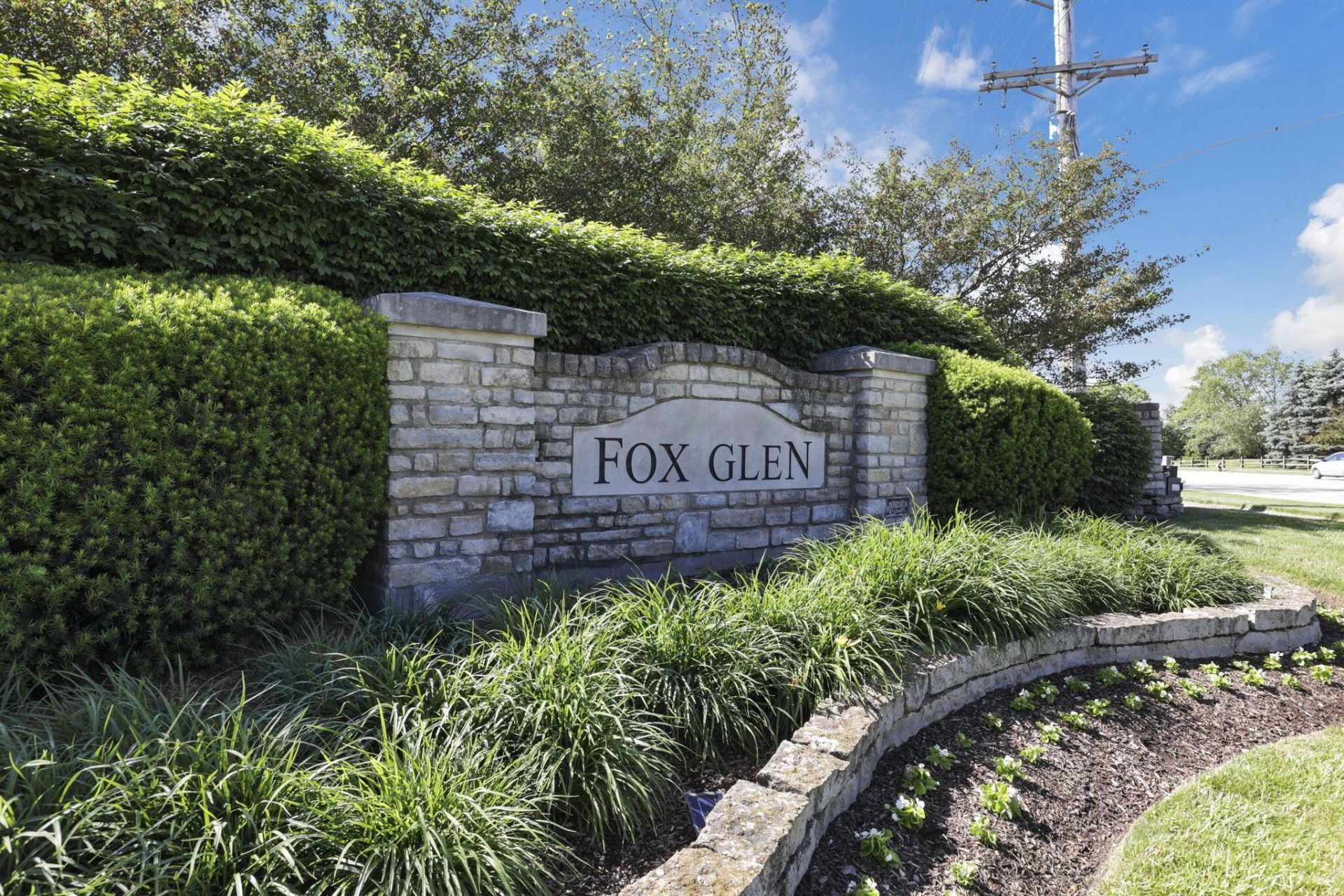 327 Fox Glen Drive E, Pickerington, OH 43147 Main Photo