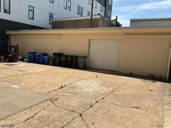 269 E Kinney St, Newark, NJ 07105