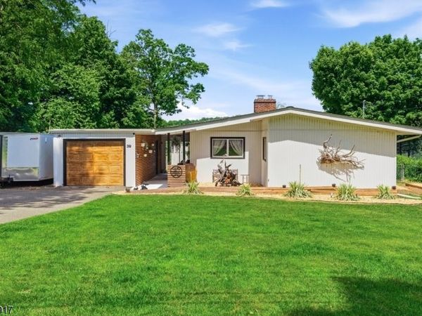 39 Koclas Dr, Netcong, NJ 07857