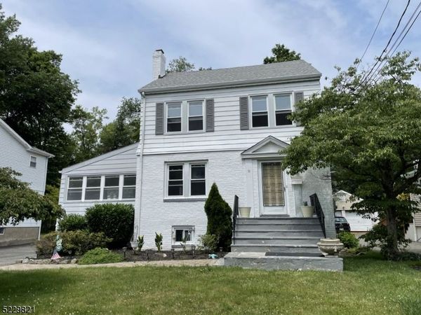 9 Royal Ave, Livingston, NJ 07039
