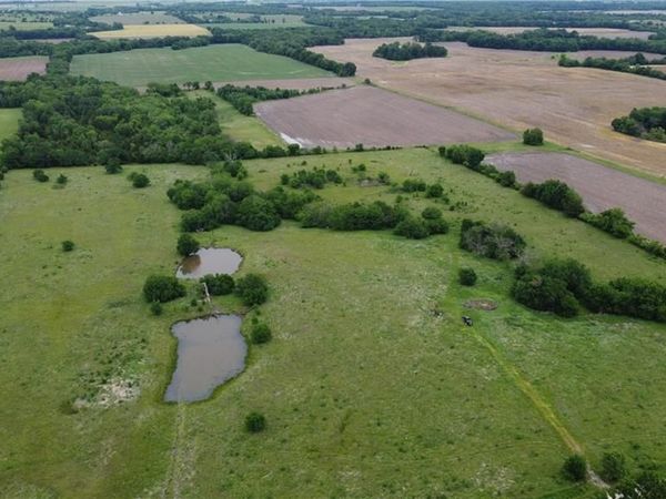 000 Wagon Road, Mapleton, KS 66754