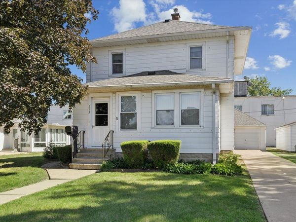 713 8th Street, De Witt, IA 52742