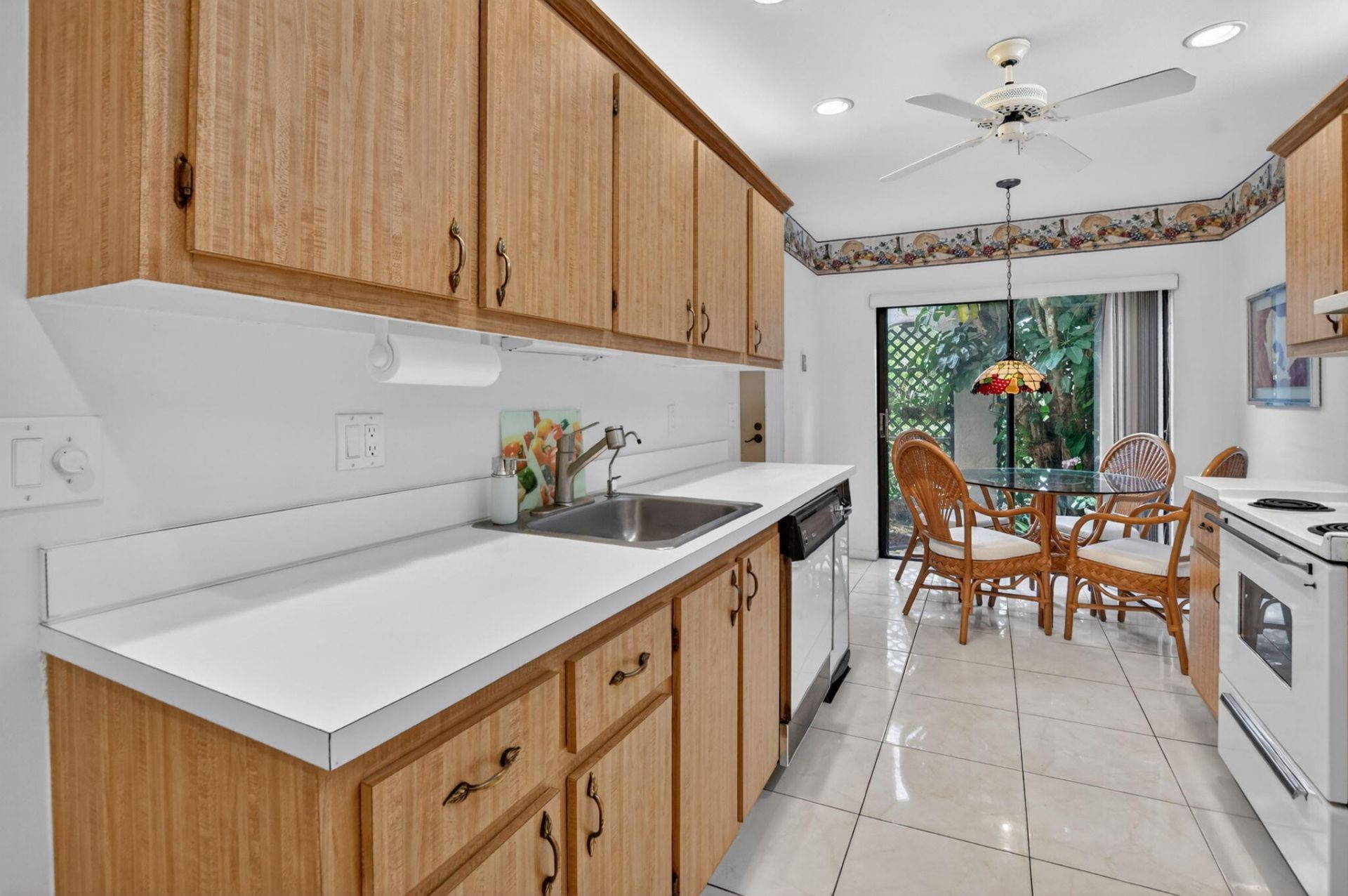 8045 Eastlake Drive, Unit E, Boca Raton, FL 33433 Photo
