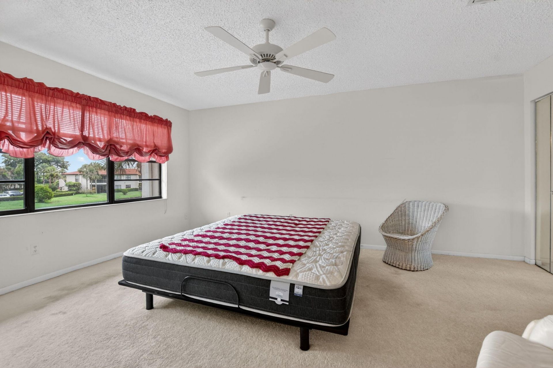 8045 Eastlake Drive, Unit E, Boca Raton, FL 33433 Photo
