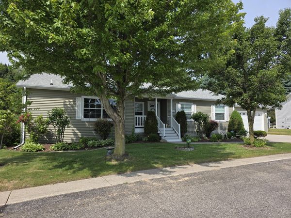 705 Peach Lane, Fremont, MI 49412