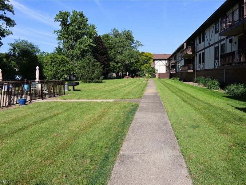 4849 Grace Road, North Olmsted, OH 44070 Photo 24
