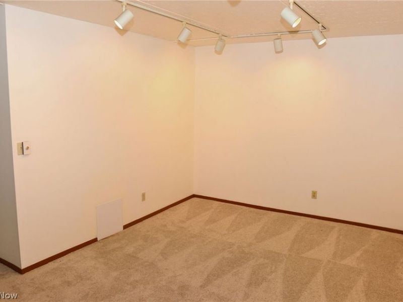 4849 Grace Road, North Olmsted, OH 44070 Photo 3