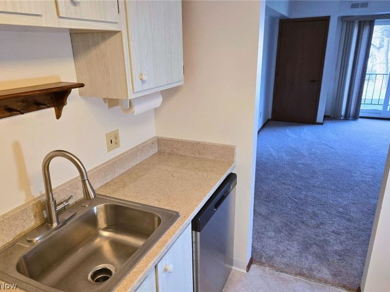 4849 Grace Road, North Olmsted, OH 44070 Photo 7