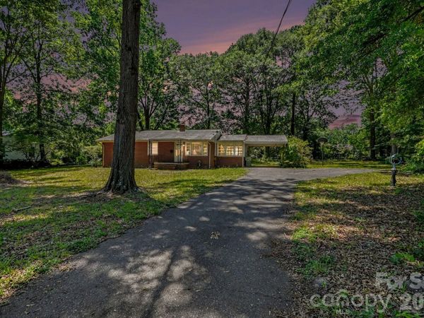 211 White Street , Gastonia, NC 28052