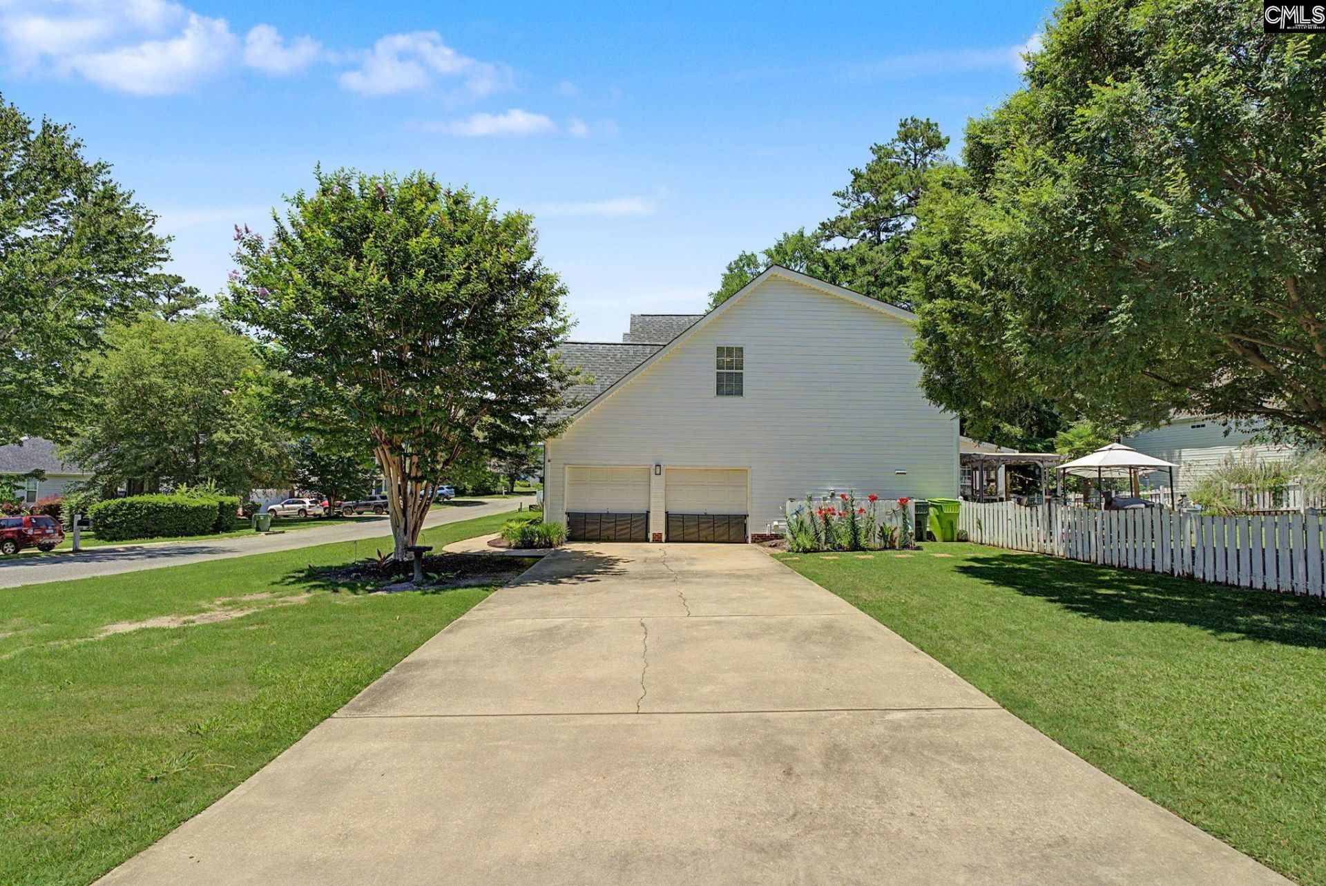205 Coopers Hawk Circle  Photo 4