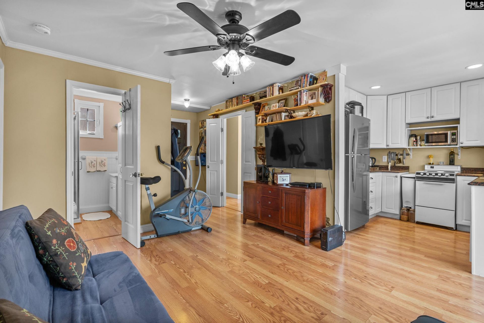 912 Lakewood Drive  Photo 16