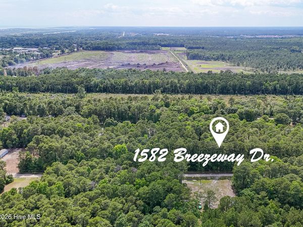 1582 Breezeway Drive SW, Ocean Isle Beach, NC 28469