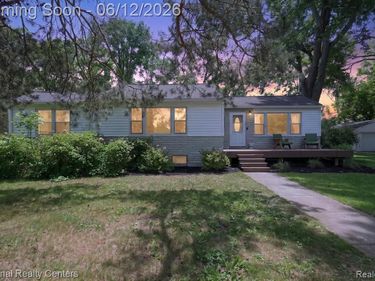 2465 Fairbury, Wixom, MI 48393