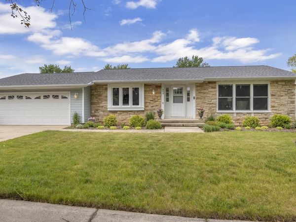 908 Meadow LANE, Fond Du Lac, WI 54935