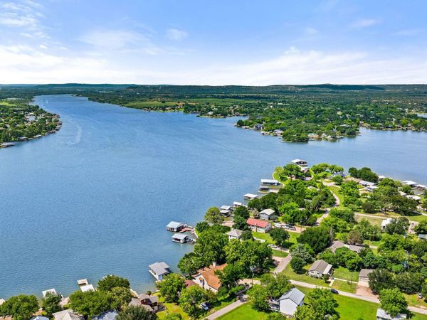 402 South Shorewood DR, Granite Shoals, TX 78654