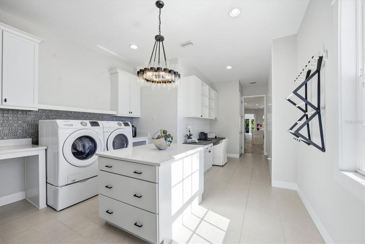 3467 Compound Court, Sarasota, FL 34240 Photo