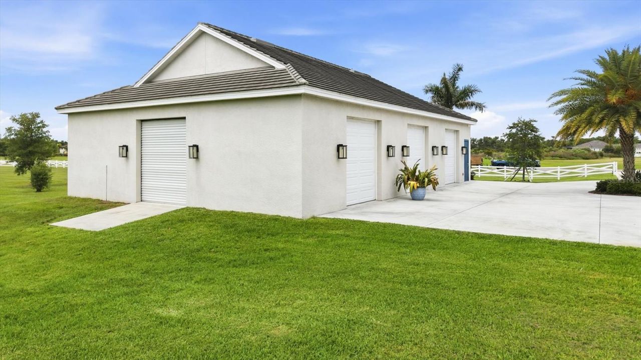 3467 Compound Court, Sarasota, FL 34240 Photo