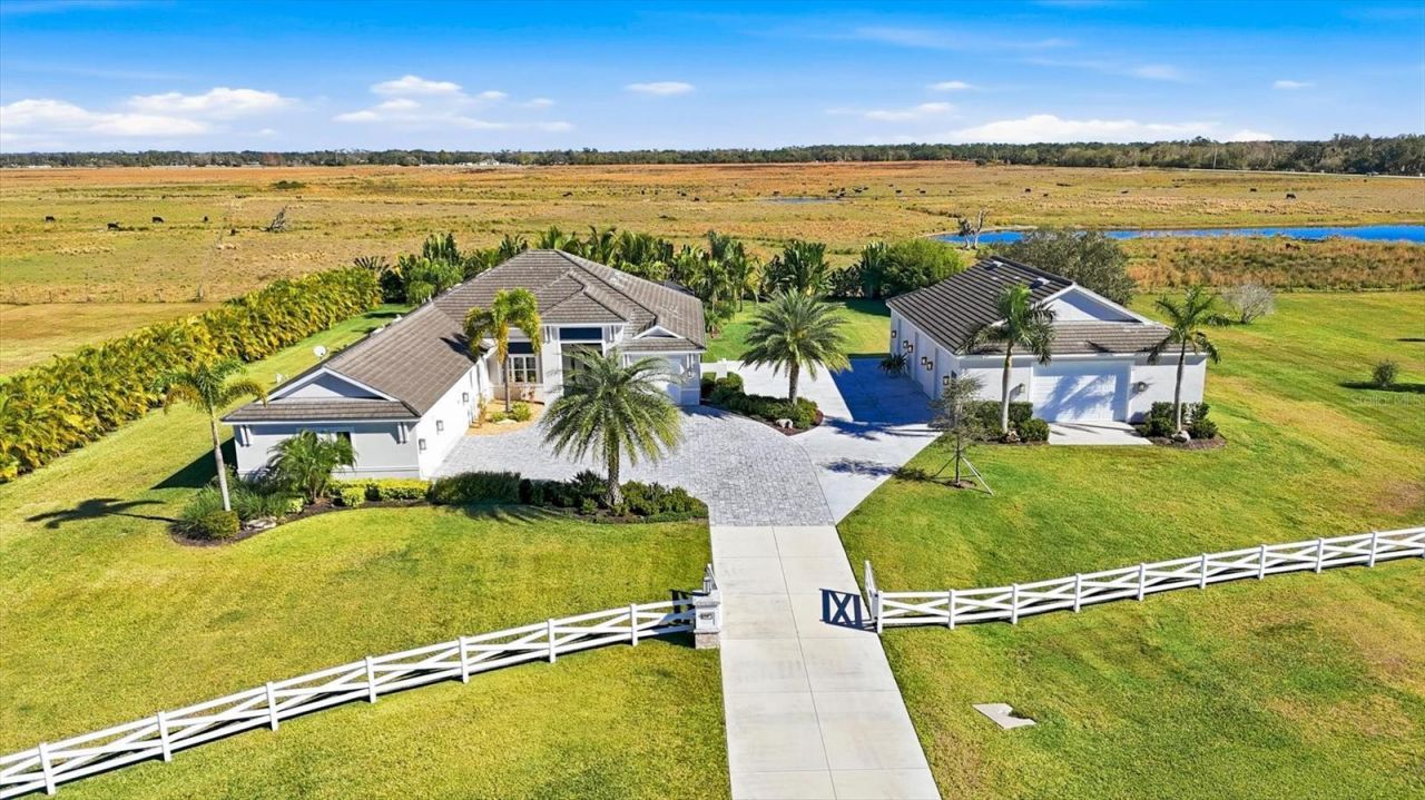 3467 Compound Court, Sarasota, FL 34240 Photo