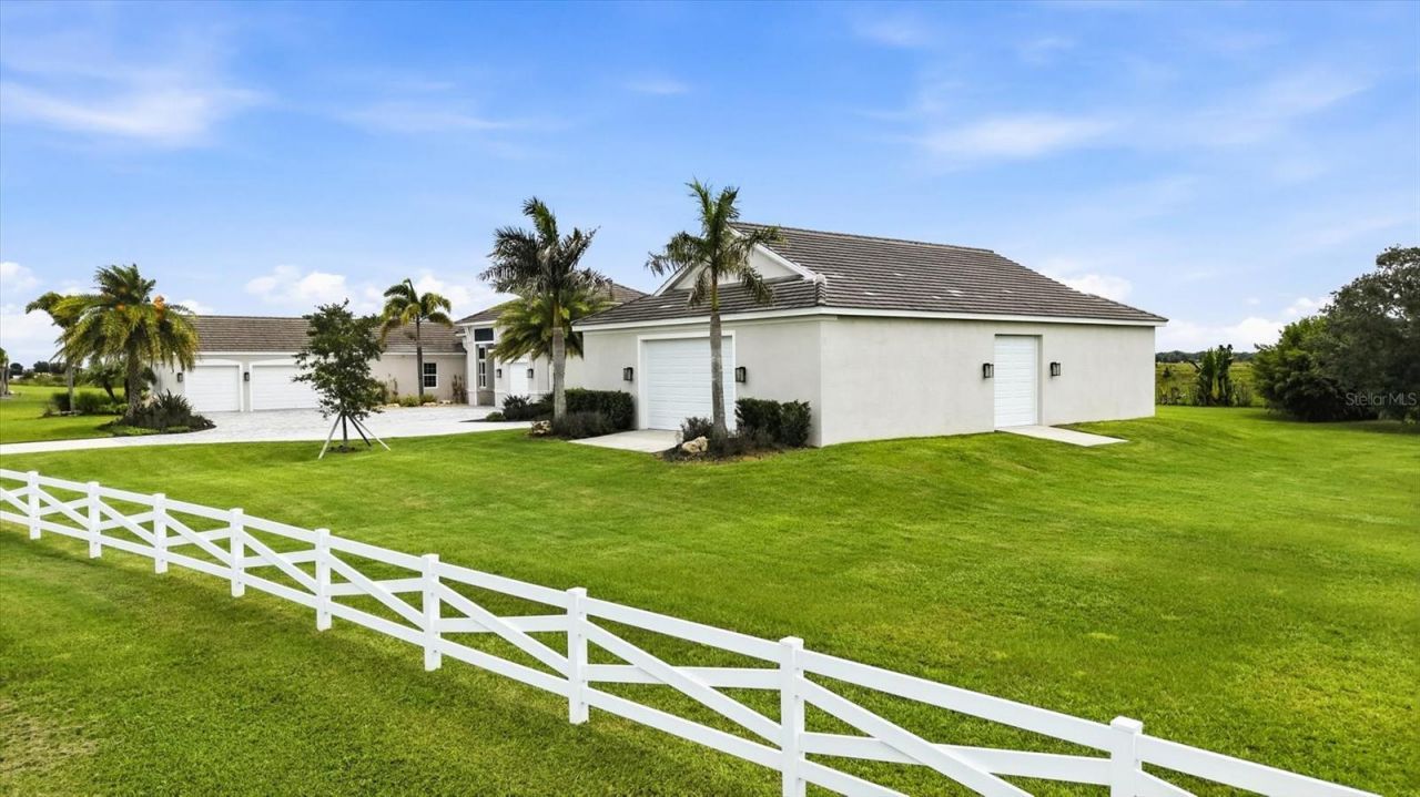 3467 Compound Court, Sarasota, FL 34240 Photo