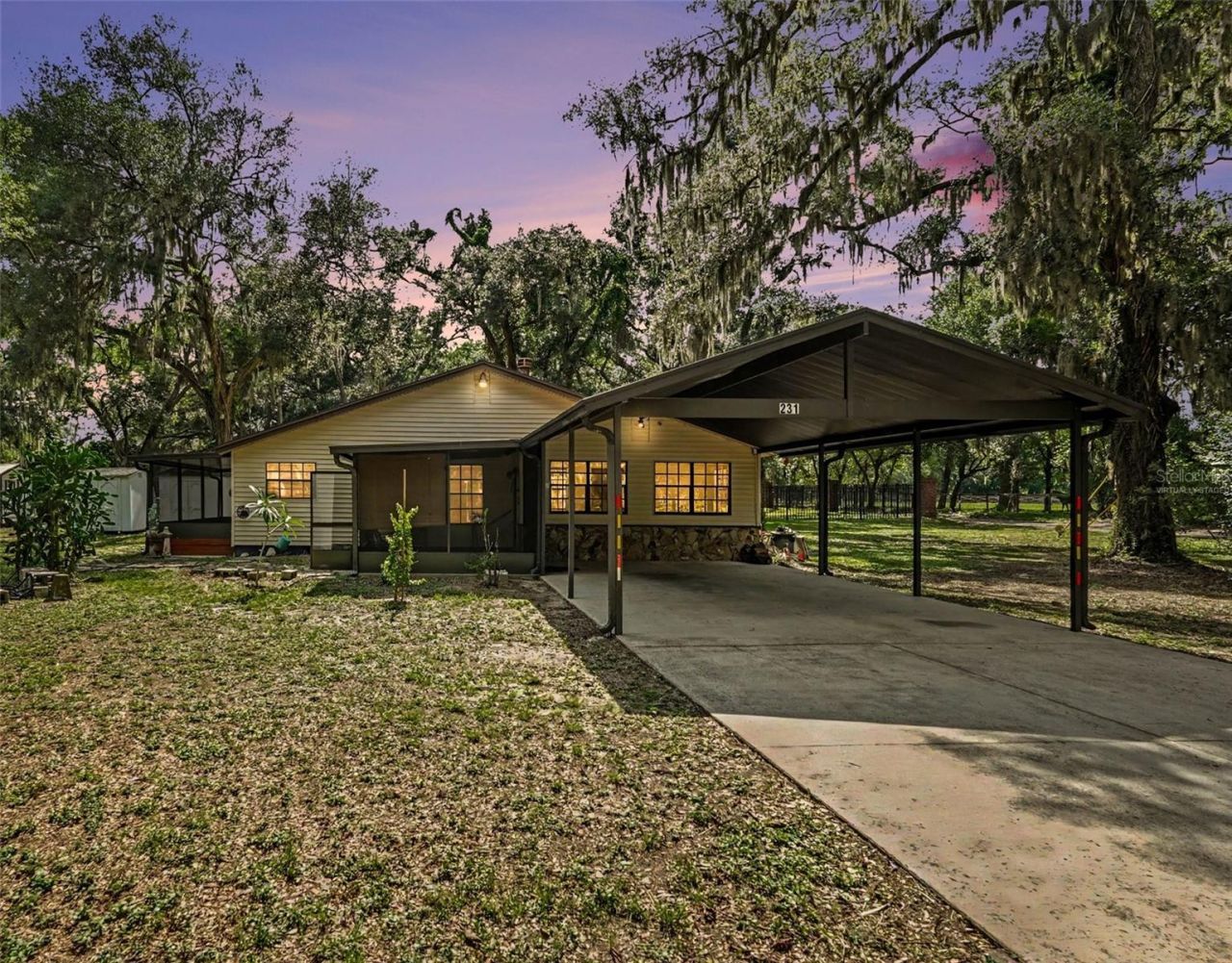 231 Duke Simms Road, Brandon, FL 33511 Main Photo