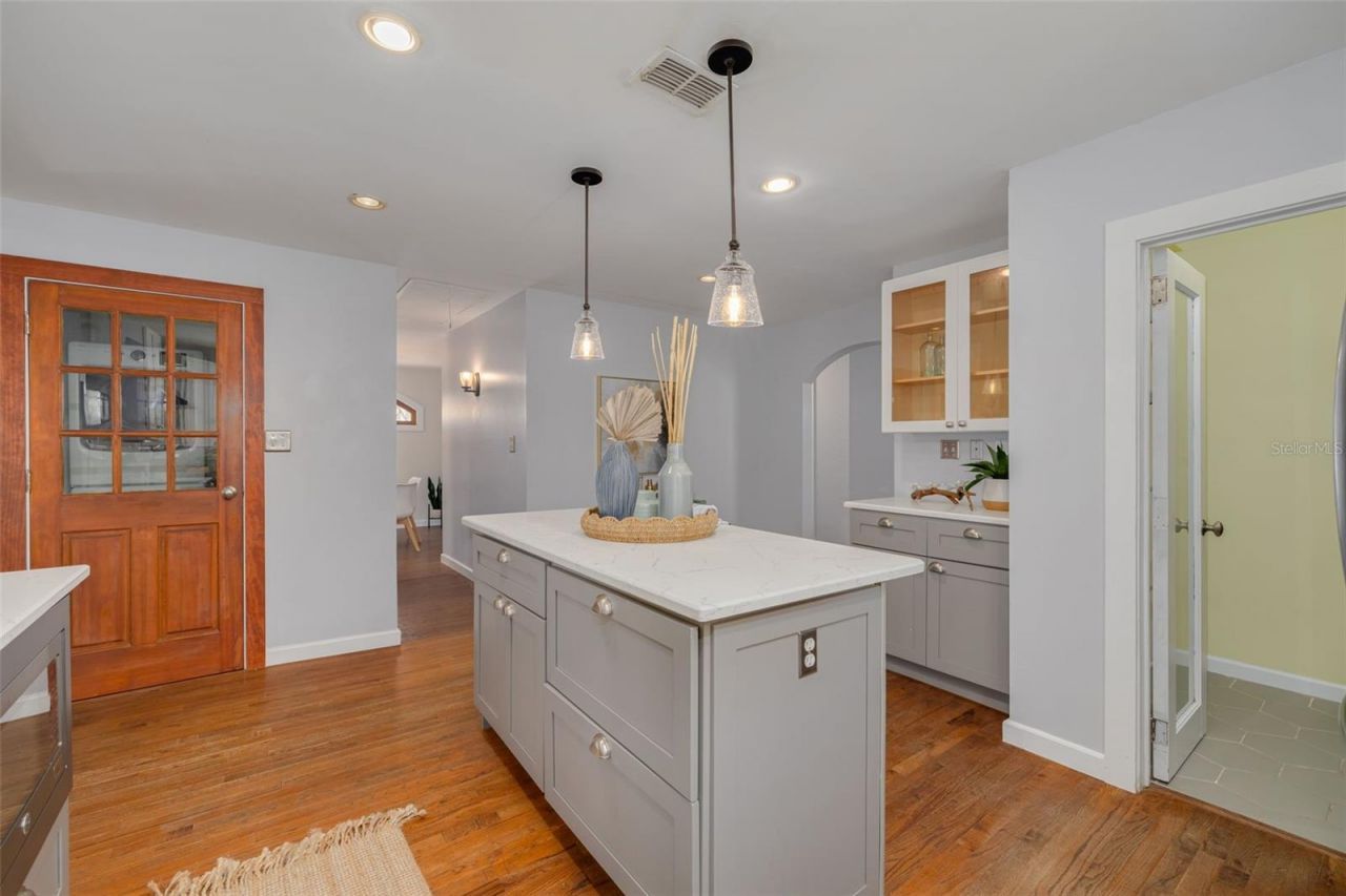 445 25th Avenue N, Saint Petersburg, FL 33704 Photo
