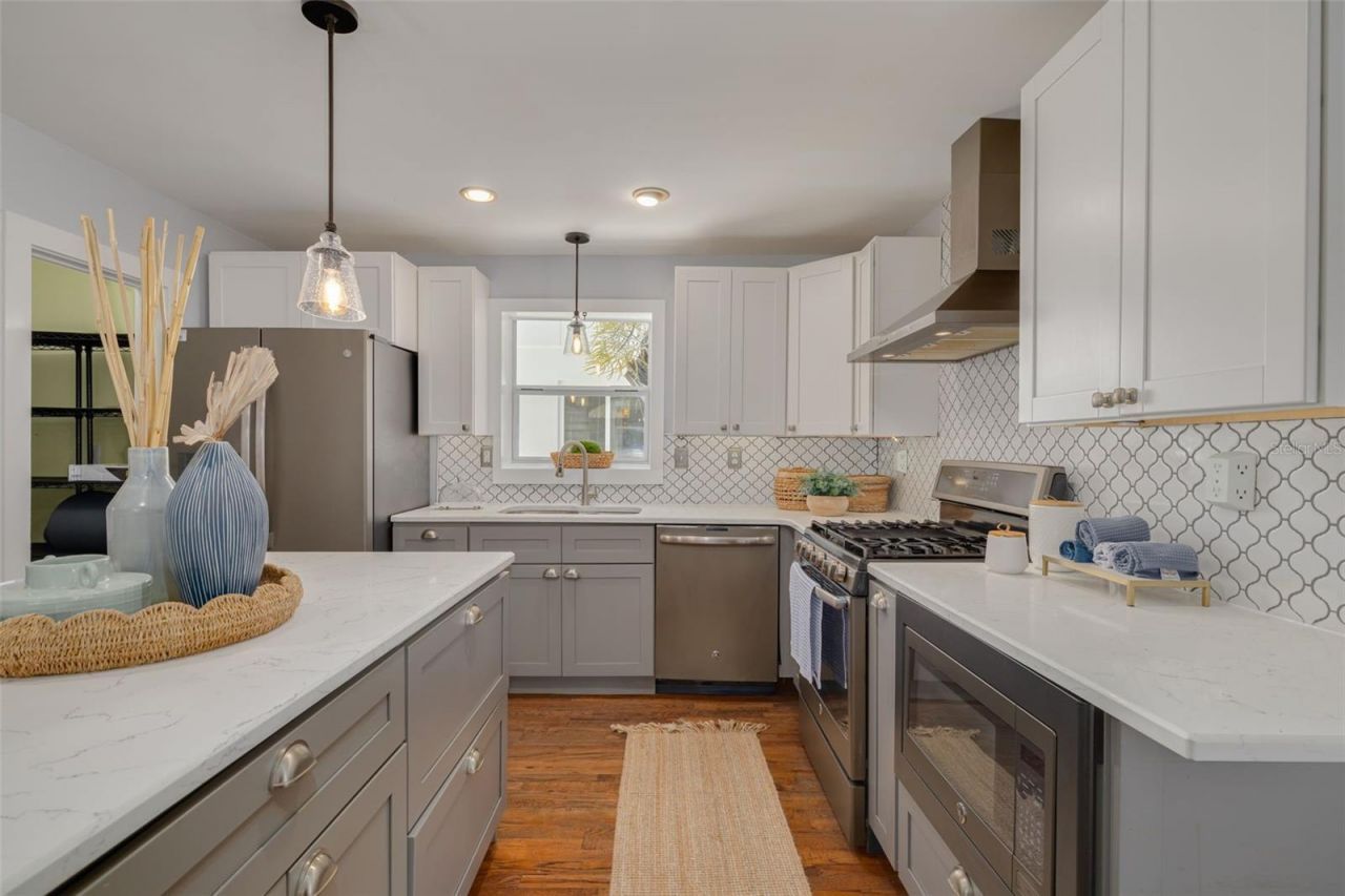 445 25th Avenue N, Saint Petersburg, FL 33704 Photo