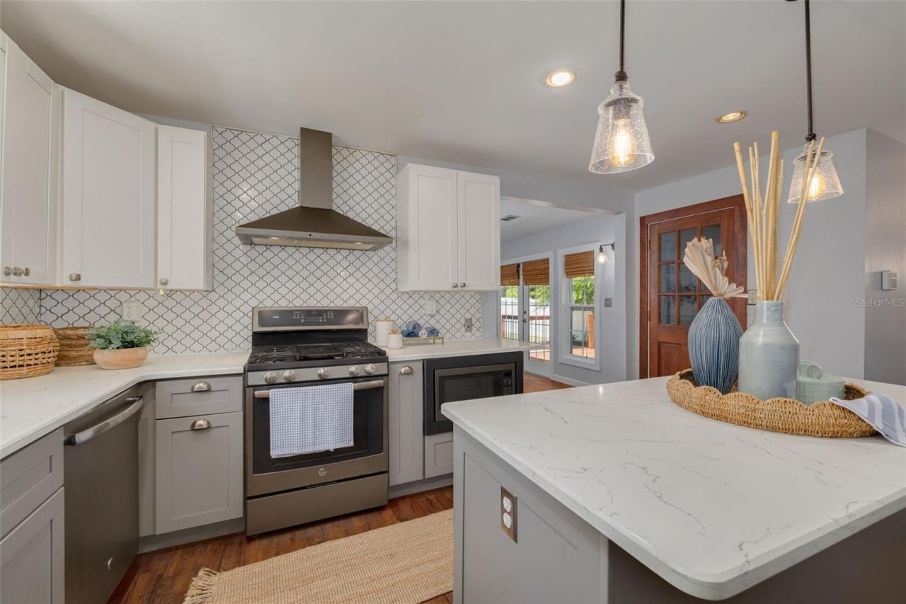 445 25th Avenue N, Saint Petersburg, FL 33704 Photo