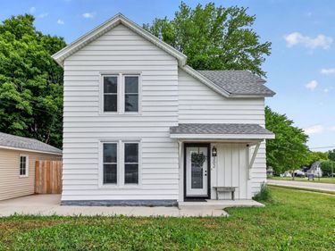 302 1st Street NW, Dodge Center, MN 55927