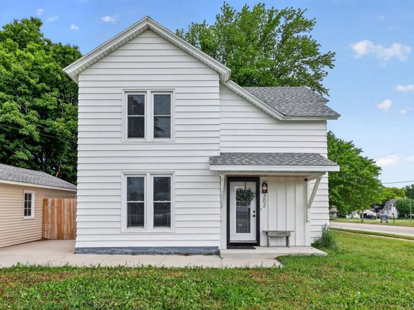 302 1st Street NW, Dodge Center, MN 55927