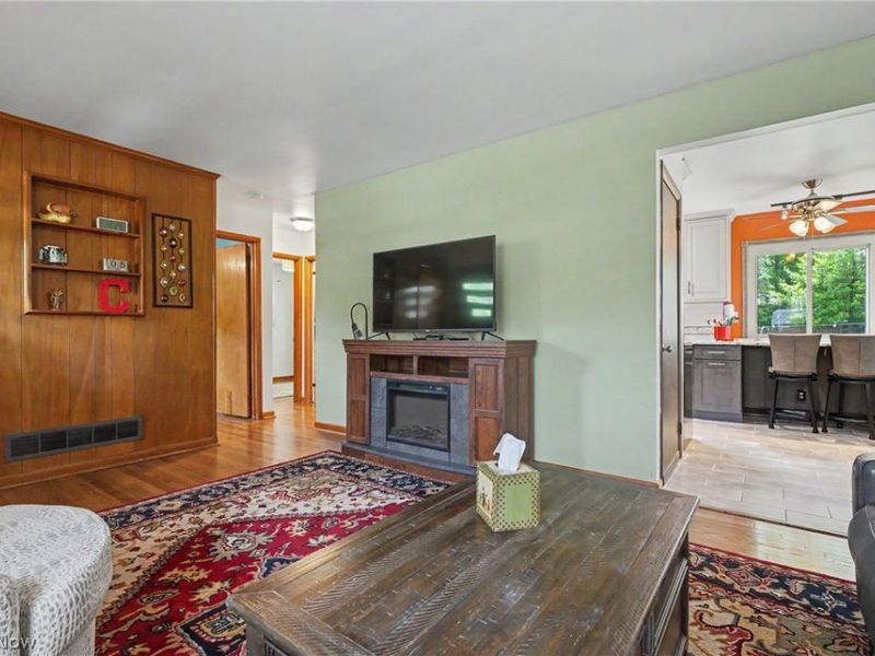 806 Tallkron Drive, Akron, OH 44305 Photo 5