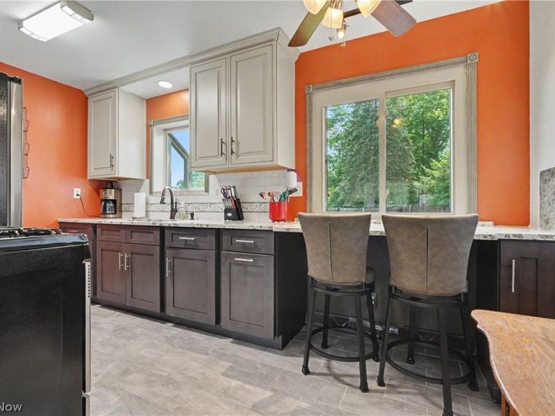 806 Tallkron Drive, Akron, OH 44305 Photo 6