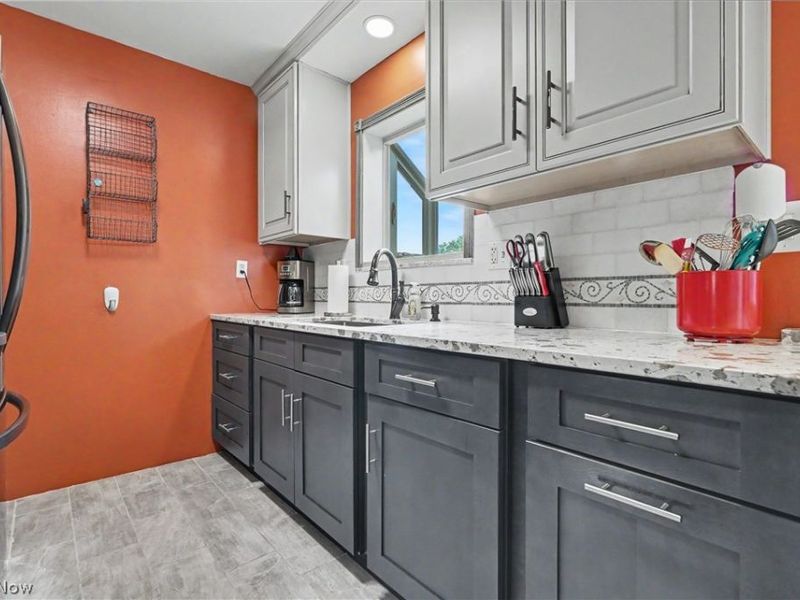 806 Tallkron Drive, Akron, OH 44305 Photo 8
