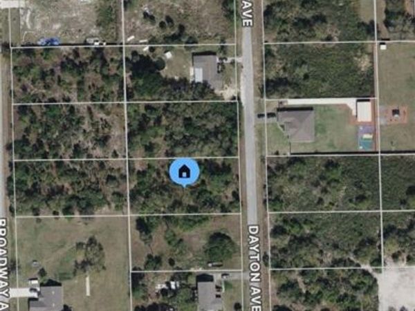 1015 Dayton AVE , LEHIGH ACRES, FL 33972