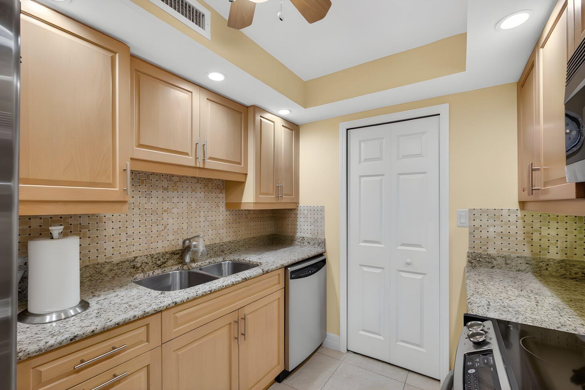 3000 N Ocean Drive, Unit 31 B, Singer Island, FL 33404 Photo