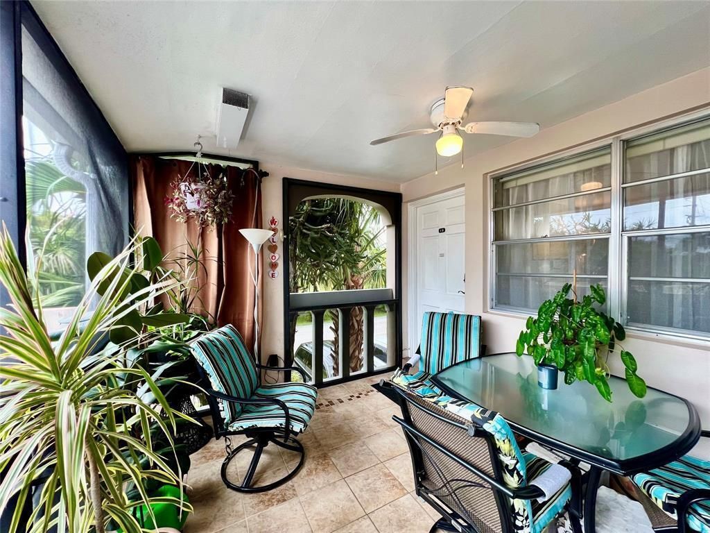 160 NE 8th Avenue, Unit 1b, Hallandale Beach, FL 33009 Photo